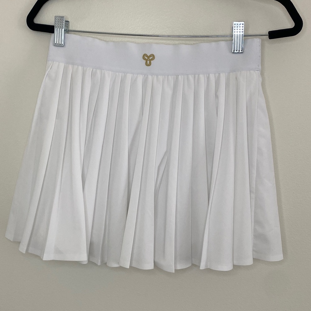 Aritzia Golden Movetech™ Tennis Pro Mini Skirt White Size Medium - Picture 7 of 9